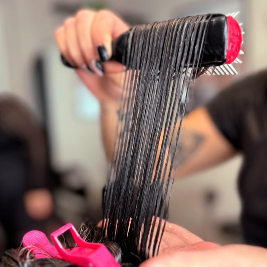 "Aquí vengo yo by Caro" Corte + Lavado Détox + Tratamiento profundo + Vaporozono + Definición rizo a rizo + Asesoría personalizada (VALOR RESERVA)