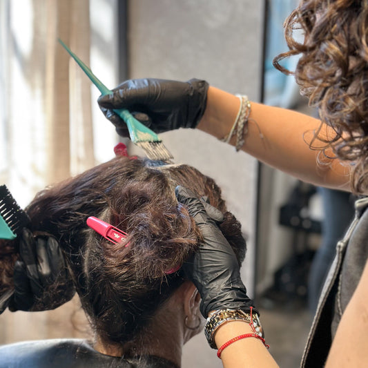 "Chao canas Pro" Corte+ Recubrimiento de canas + Baño de color+ Lavado + Tratamiento profundo+ Definición y Asesoría (VALOR RESERVA)